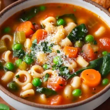 Classic Minestrone Soup Recipe (Hearty & Vegetarian)