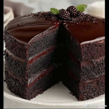 🍫 Black Velvet Cake